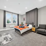 Rosemont Apartment 3*